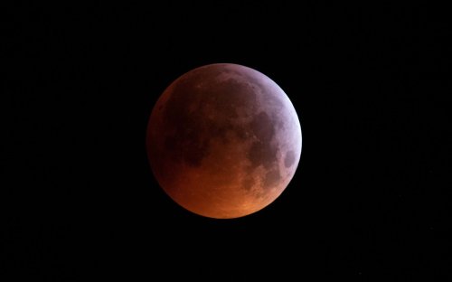 Éclipse de Lune : voici les plus belles photos prises à travers le monde