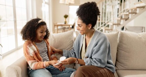 Ce que les jeunes filles mangent avant 10 ans influence l’arrivée de la puberté