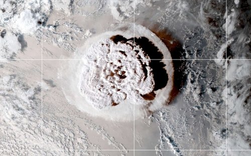 La puissante éruption du volcan des Tonga a atteint l’espace, révèle la Nasa !