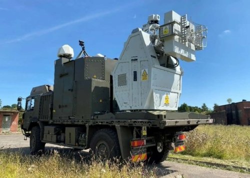 L’arme secrète que personne n’attendait : cet étrange engin peut faire tomber une centaine de drones d'un seul coup !