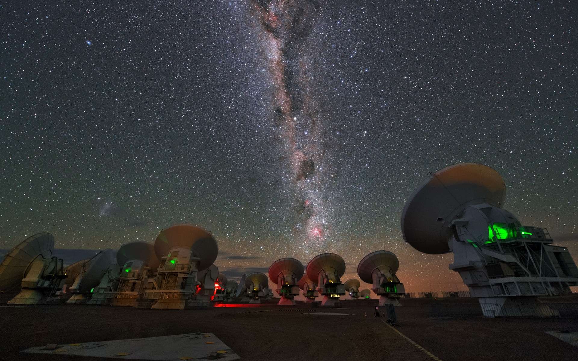 Event Horizon Telescope : faisons connaissance avec les trous noirs Sagittarius A* et M87