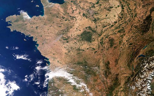Image choquante de la France jaunie par la sécheresse vue de l’espace