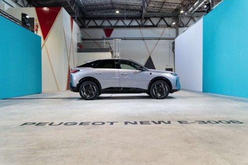 700 km d'autonomie : le nouveau Peugeot e-3008 redéfinit les standards !