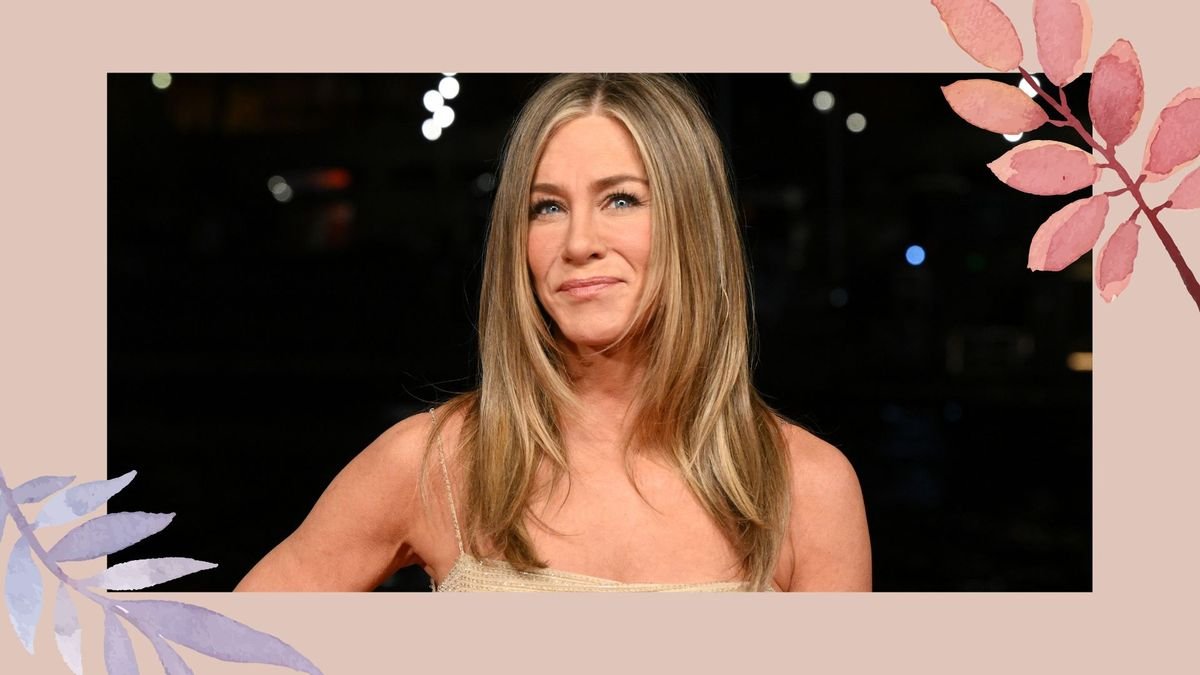 The C-shape haircut is the new 'Rachel' and you're going to see it everywhere this spring