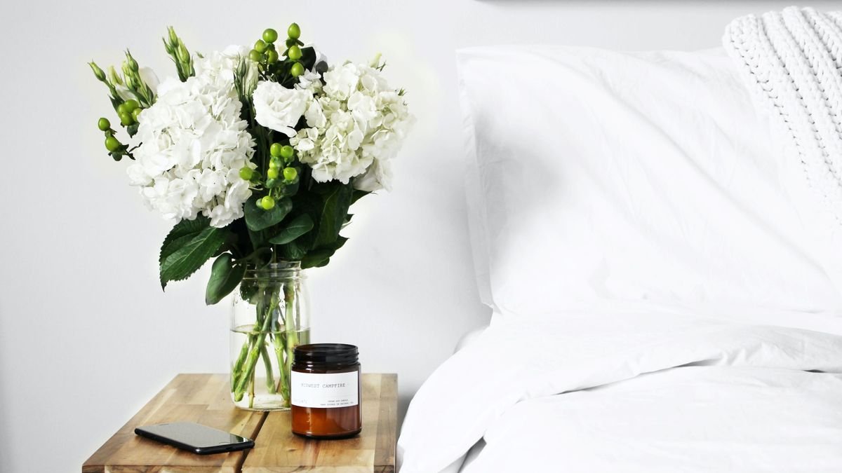 How to make your home smell good before your next hosting sesh