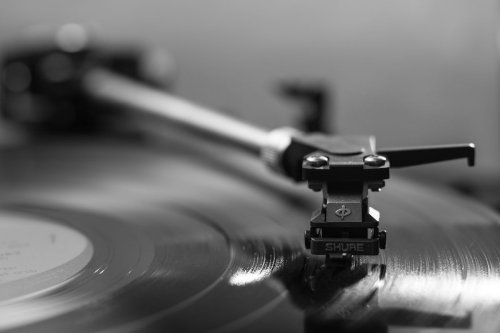 Record label claims Amazon is selling counterfeit vinyl