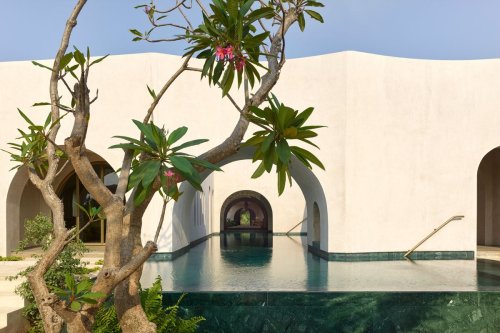 Contemporary Indian homes full of drama