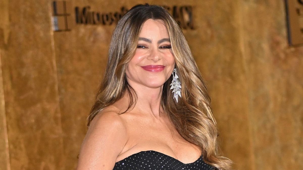 Sofia Vergara's coffee table decor is a genius way to bring nature indoors - and needs much less maintenance than plants