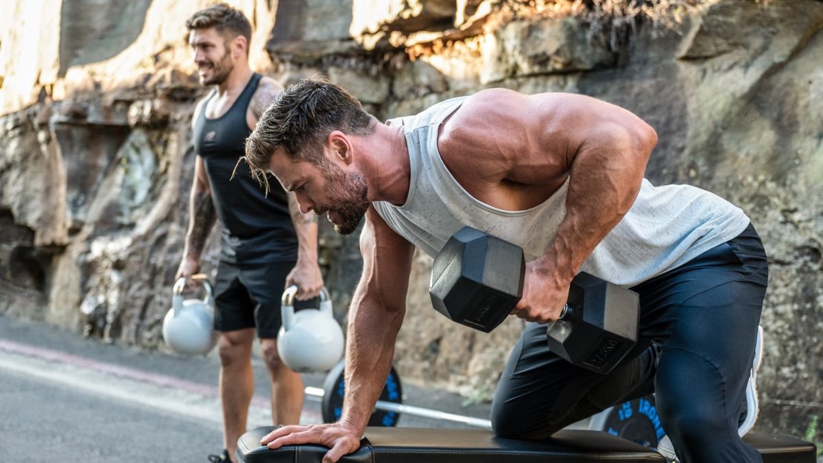 Chris Hemsworth's five-move dumbbell workout builds upper body muscle