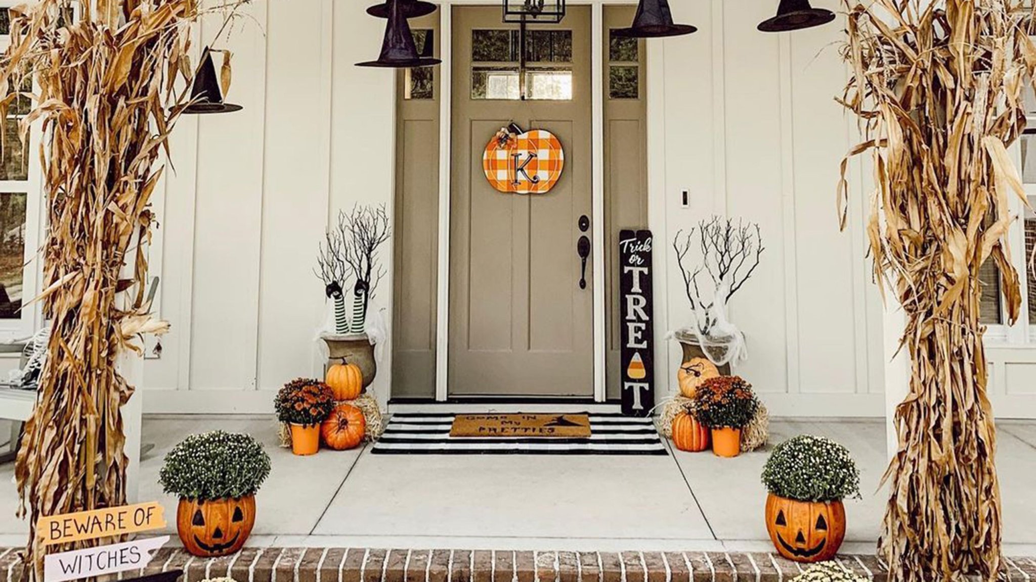 Halloween outdoor decor ideas &ndash; 13 devilish exterior looks