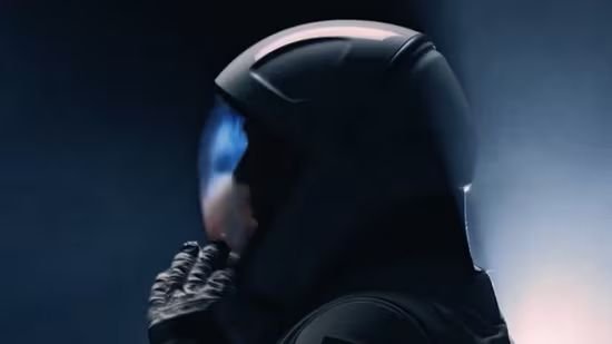 SpaceX reveals new EVA suit for 1st private spacewalk on upcoming Polaris Dawn spaceflight (video)