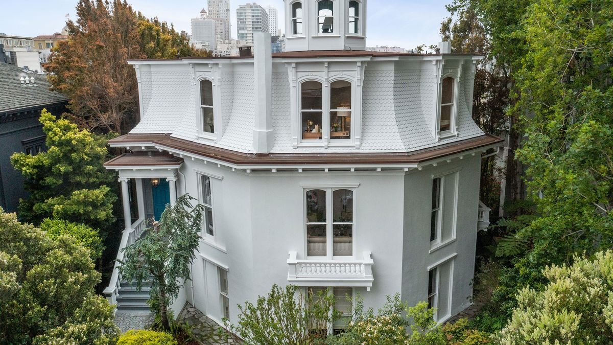 Explore this rare Octagon House in San Francisco