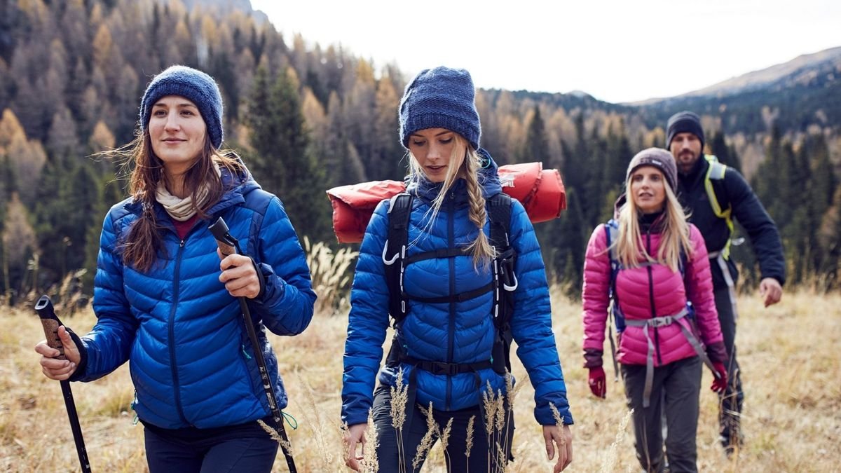 Cold weather hiking: essential tips for winter
