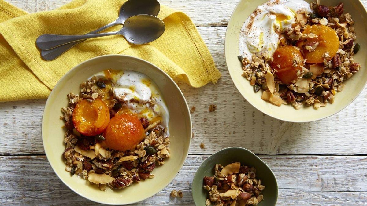 Coconut granola with baked apricots