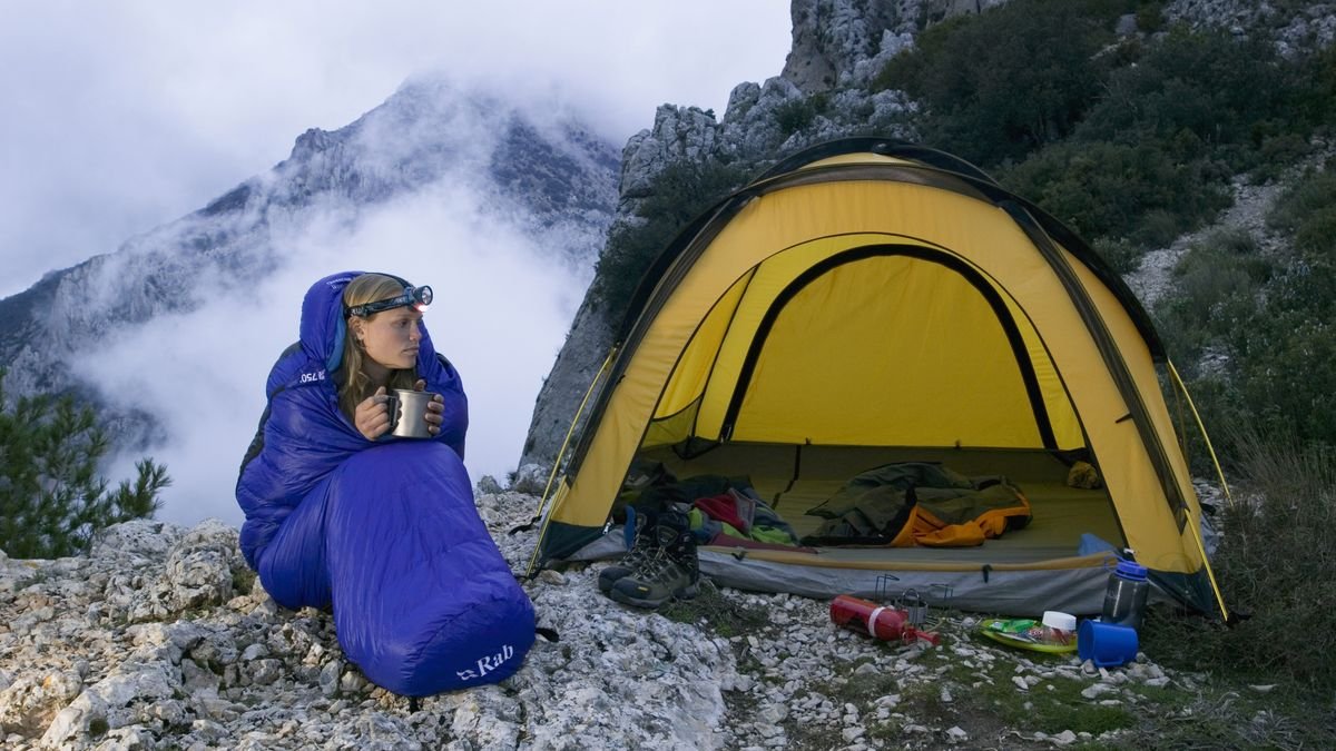 How to choose a sleeping bag: everything you need to ensure warm, cozy nights on your next camping trip