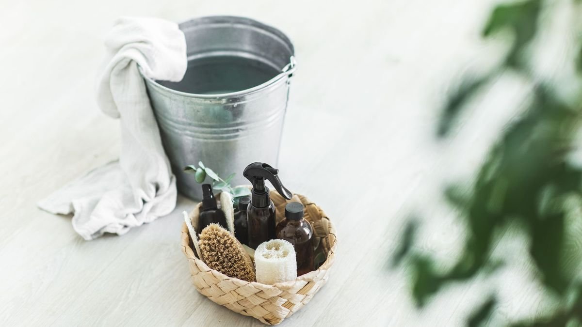 The ultimate cleaning supplies list – 13 products every home should have
