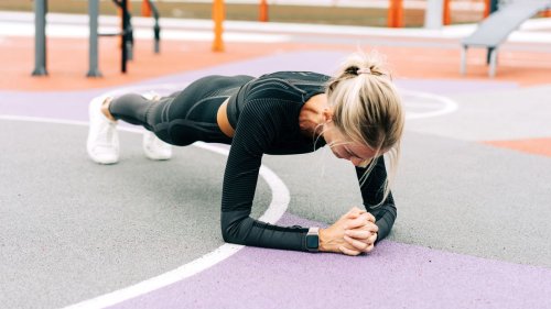I did a 5-minute plank every day for a week — here’s what happened to my abs