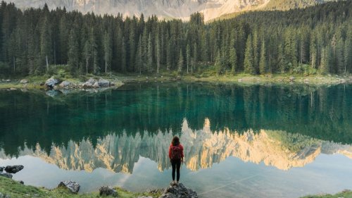 A 'death doula' explains how to transcend your fear of dying so you can truly live in the present