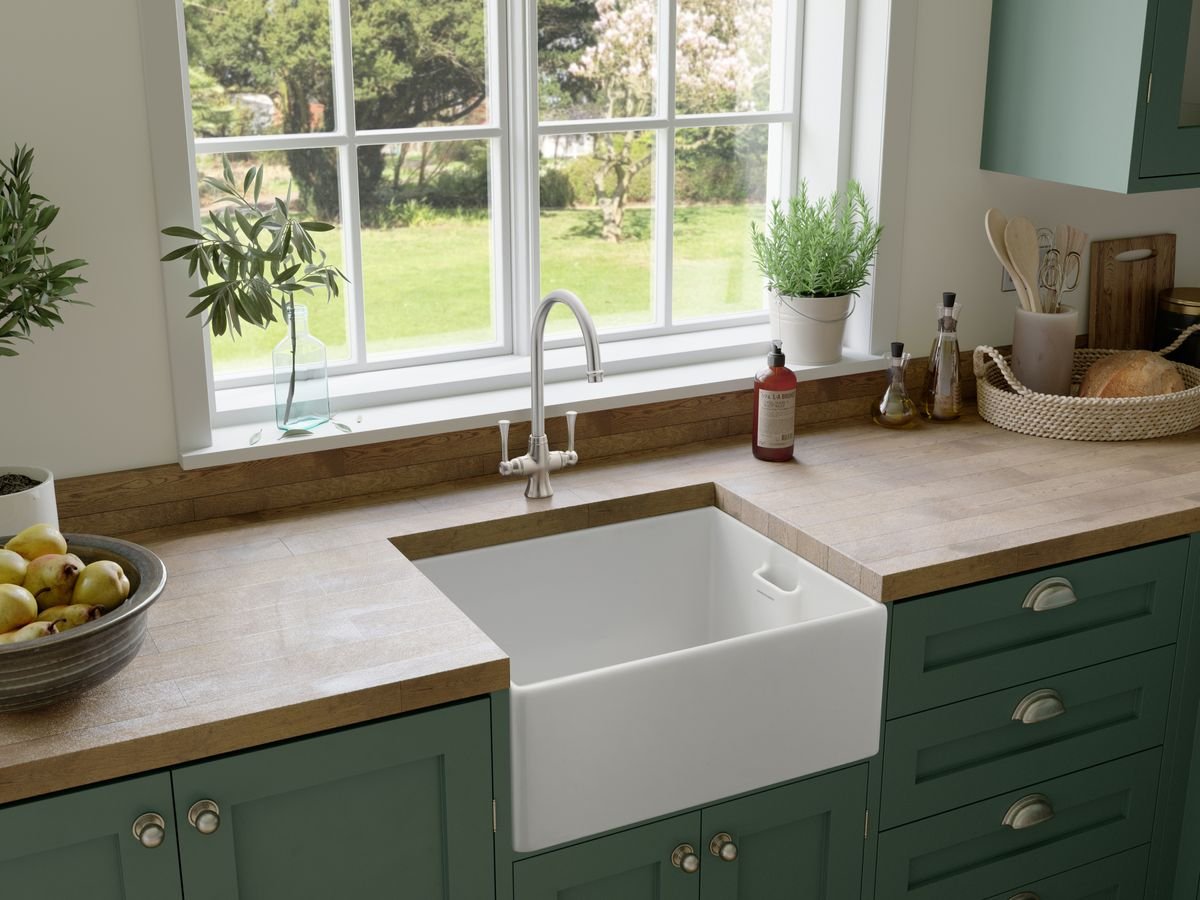 How to clean a kitchen sink and make it sparkle