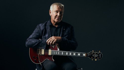 Feast your eyes on Alex Lifeson’s stunning new Epiphone Les Paul signature, the Floyd Rose-equipped Custom Axcess