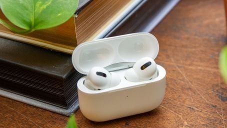 Best Apple headphones and earbuds in 2022