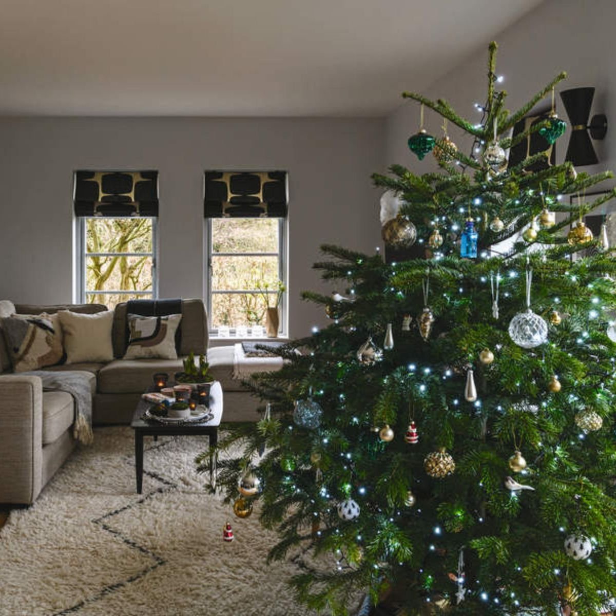 How to decorate a Christmas tree – a step by step guide, with tips from the professionals