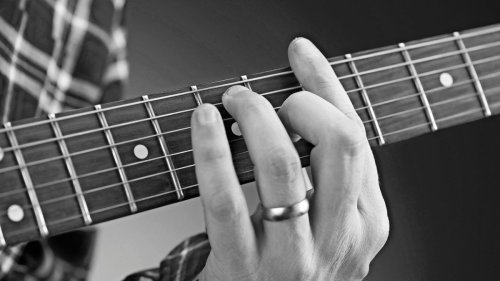 Learn 60 guitar chords in 20 minutes with this simple lesson