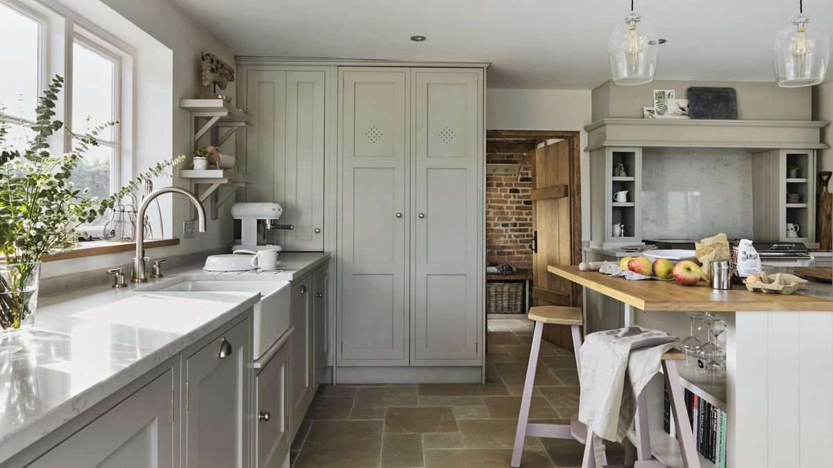 Cottage kitchen ideas and design inspiration for homely spaces