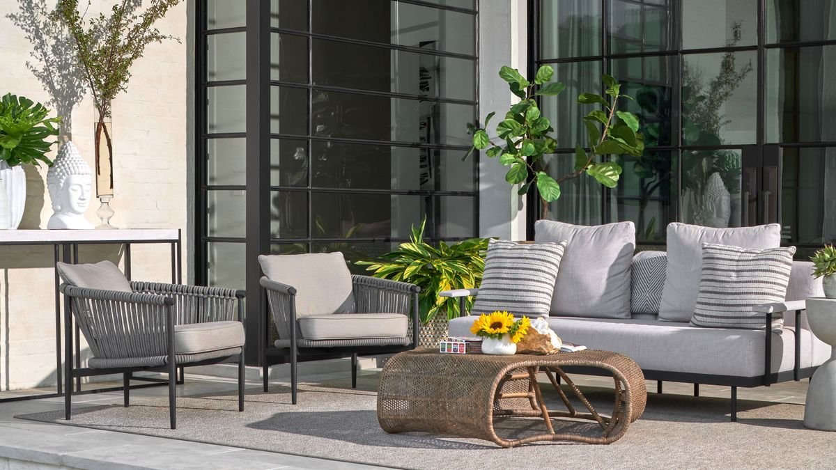 The 10 mistakes that landscape designers always notice about your outdoor furniture – and how to avoid them