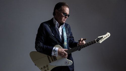 Learn how to cover the entire fretboard with Joe Bonamassa’s soloing scale secret