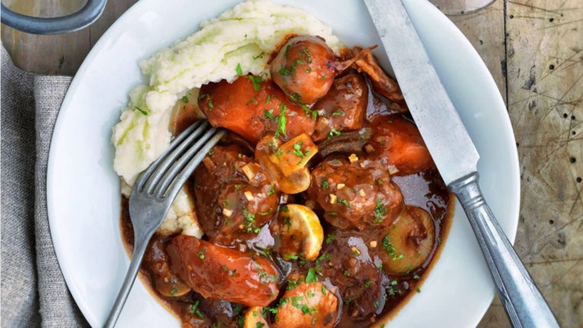 Slimming World's Slow Cooked Beef Bourguignon