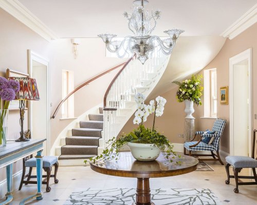 Feng Shui expert warns against a pointed chandelier in your entryway – here’s why