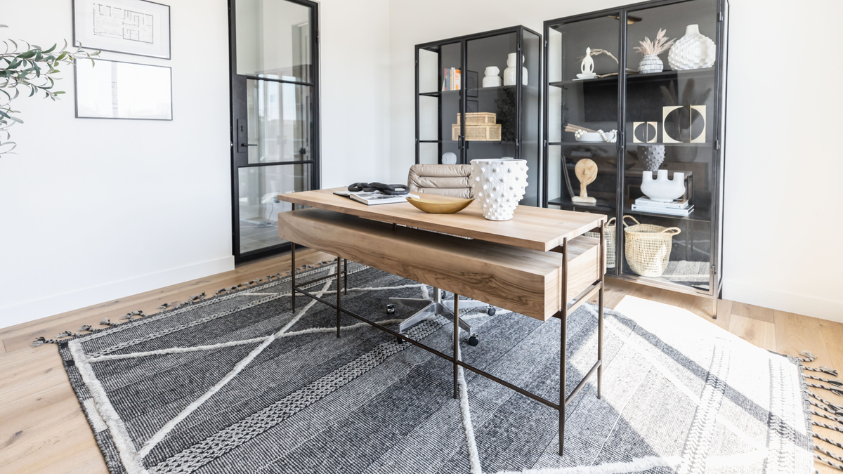 'Minimalism Really Helps Improve Your Concentration' — 5 Tricks to Pare Back Your Home Office Set-Up