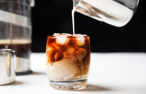 How to make iced coffee in 4 simple steps