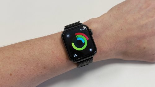 Apple Watch users who close their rings today will get a cool free package of limited-edition digital prizes