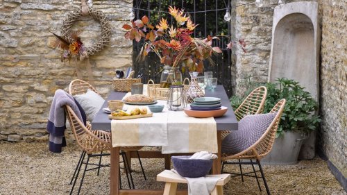 10 Thanksgiving outdoor decor ideas to get your porch and yard holiday-ready
