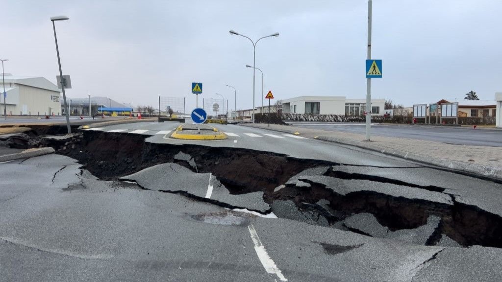 Iceland volcano LIVE: Risk of eruption appears to be decreasing
