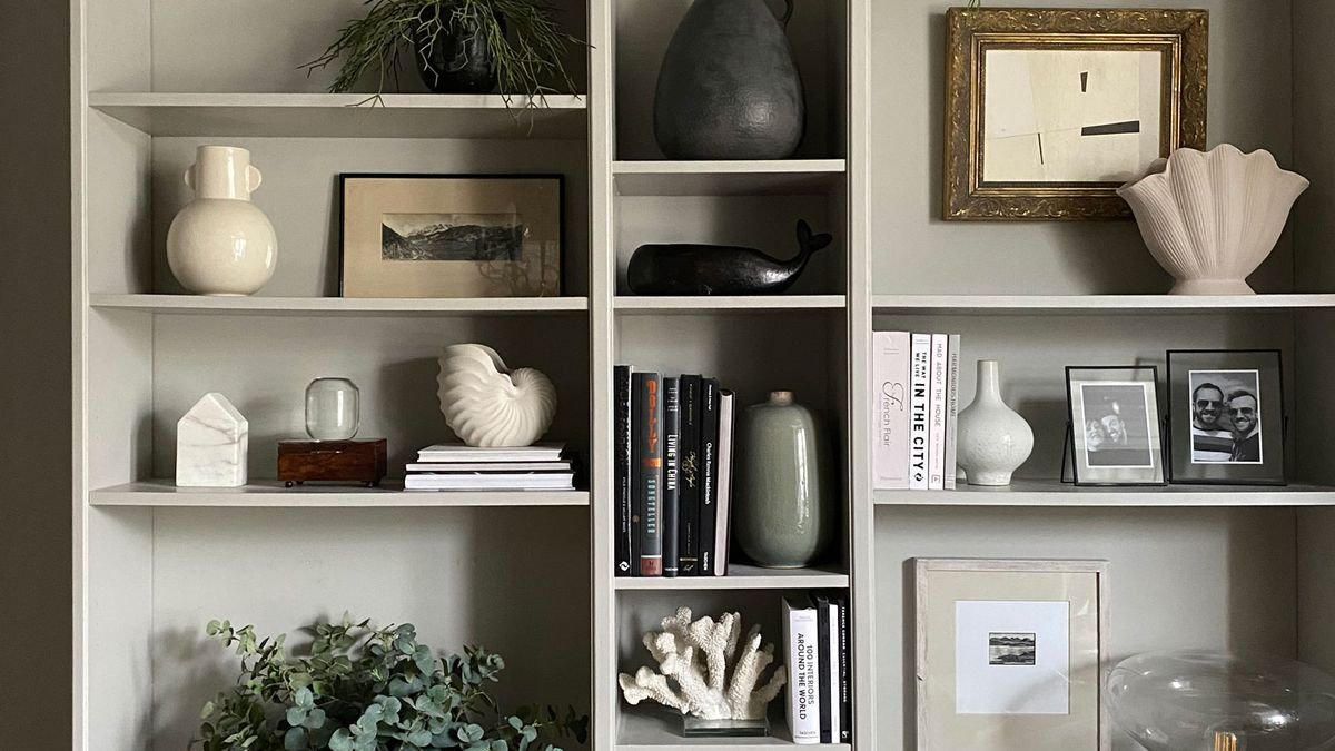 See how a DIY fan transformed the IKEA Billy bookcase into a gorgeous living room display