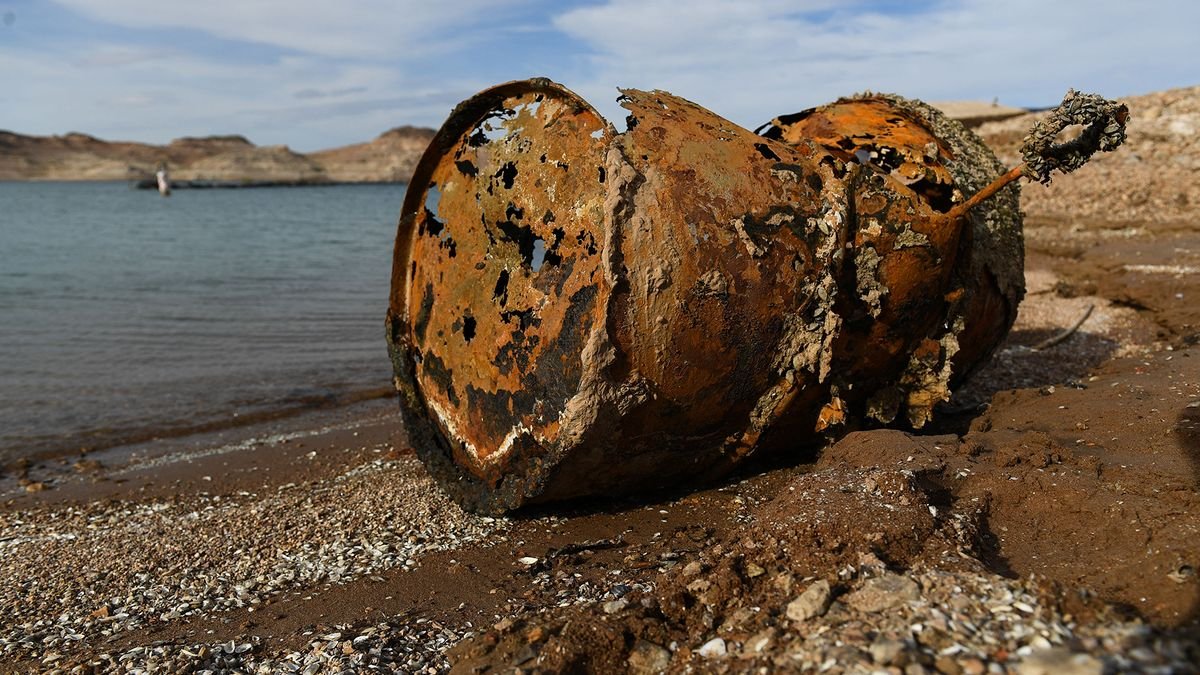 Submerged human corpses rise from drought-stricken Lake Mead