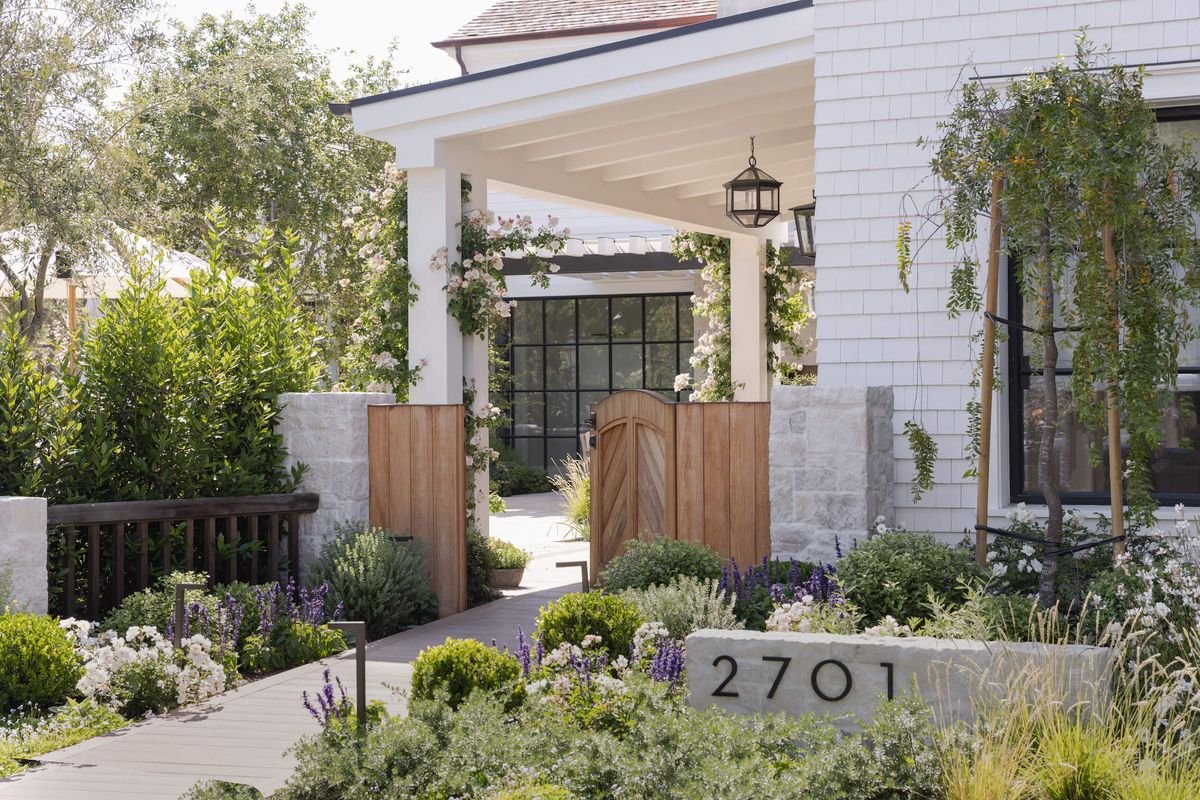 6 Finishing Touches for Your Porch That Offer Extra Curb Appeal — 'They Make the Best Impression!'