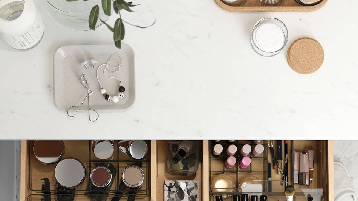 How to organize bathroom countertops for style and function