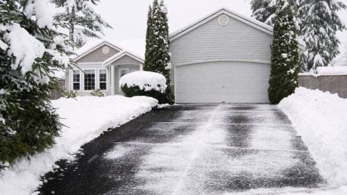 5 smart ways to remove snow from a driveway