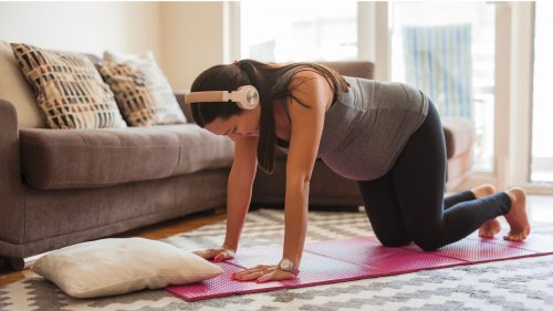 I’m a personal trainer and I love this plank variation for building core strength and reducing back pain