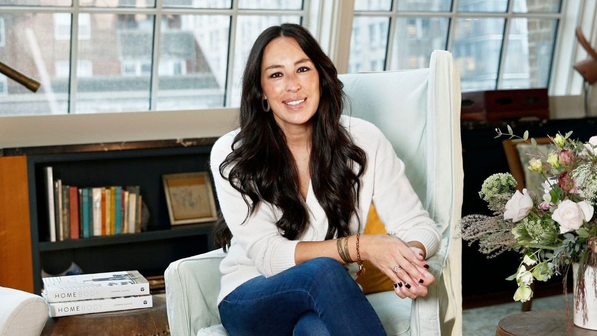 This Kitchen Corner By Joanna Gaines Is The Perfect Way To Utilize Dead 