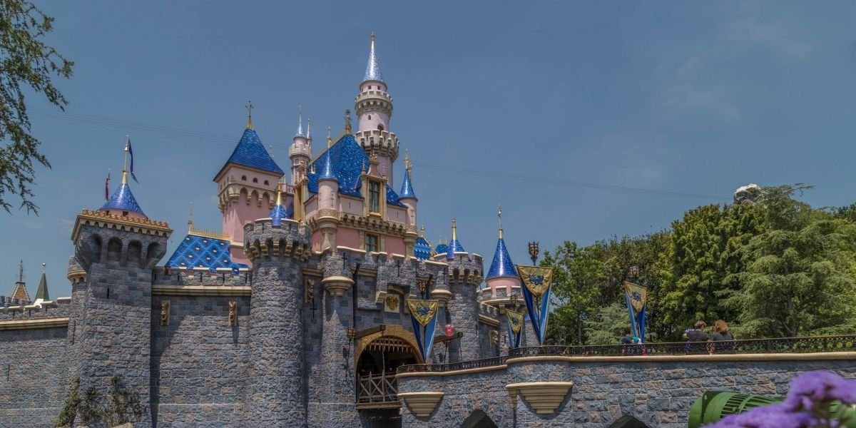 Disneyland Reopening: What To Expect Based On What's Happening At Walt Disney World
