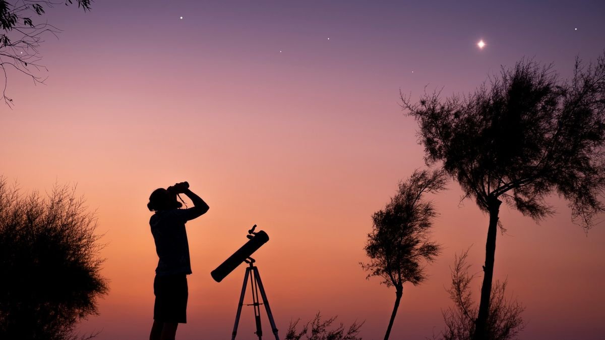 5 planets will align tonight and you won't want to miss it. Here's where to look.