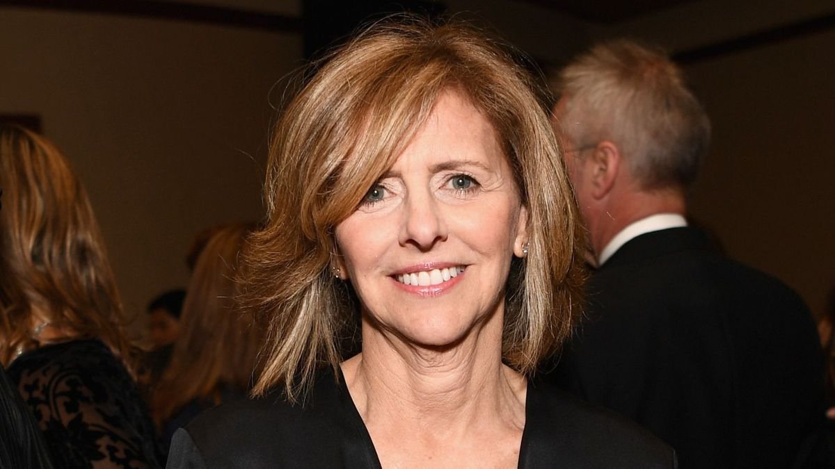 Nancy Meyers's simple kitchen cabinet color perfectly complements her statement countertops – designers say her scheme will never date