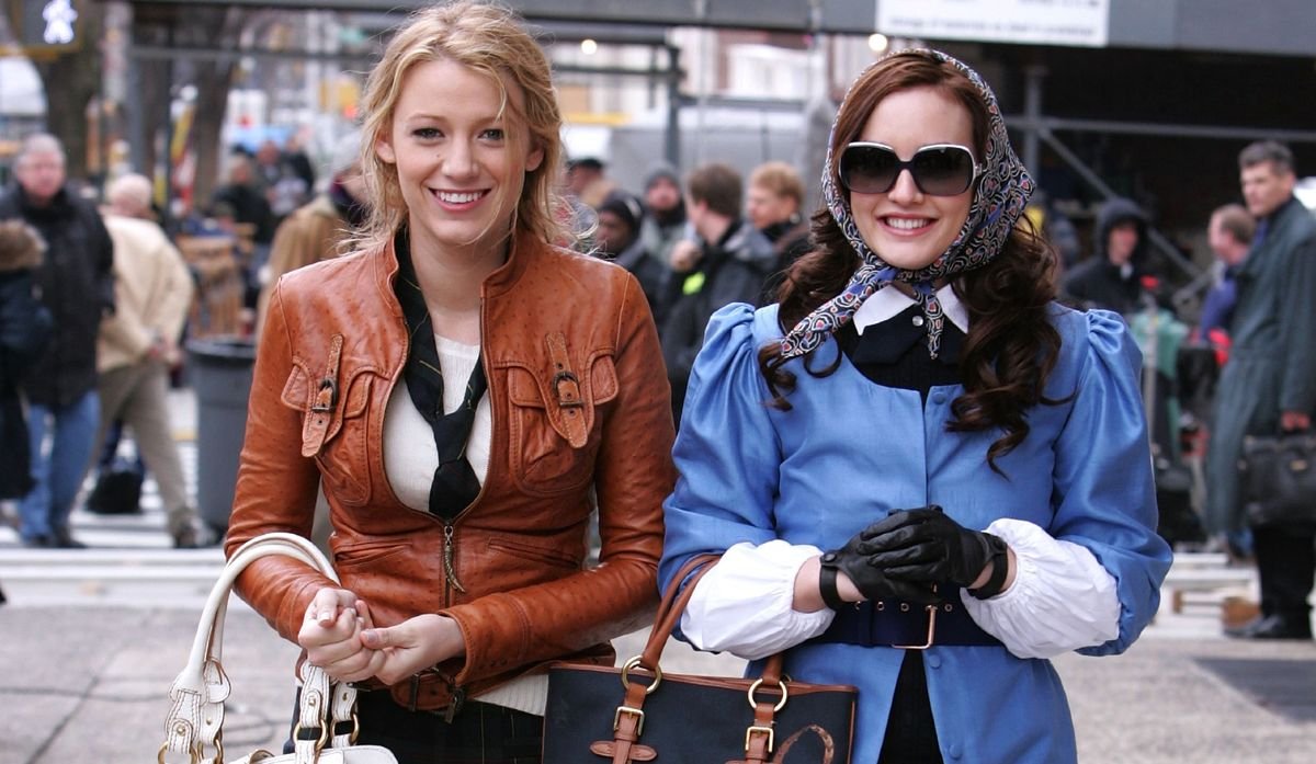 We gave these iconic Gossip Girl  outfits a 2021 upgrade