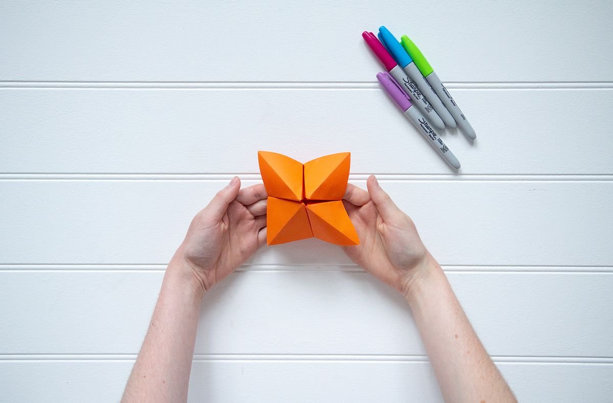How to make a chatterbox (also known as a fortune teller)