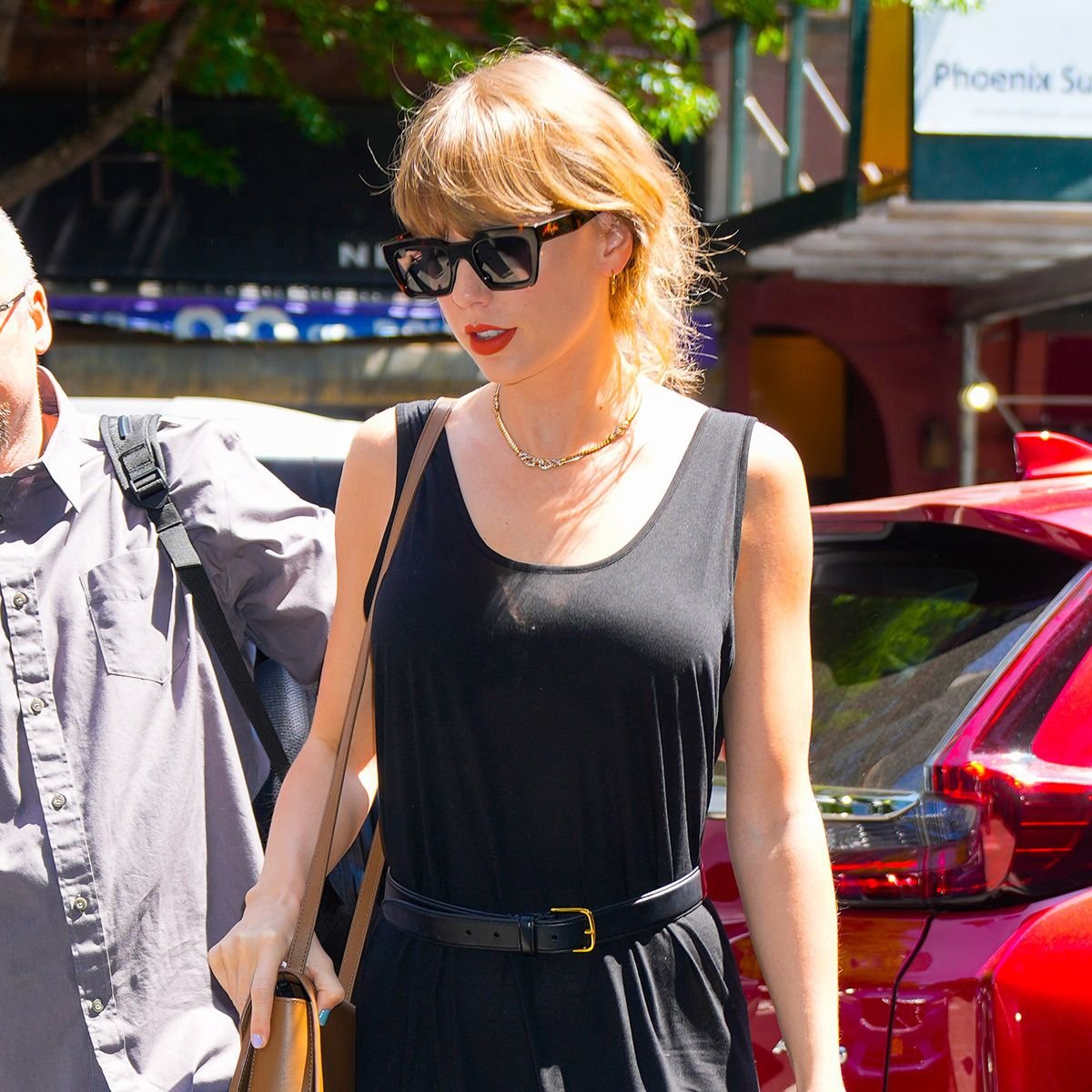 Taylor Swift Just Wore the #1 Dress-and-Sandal Pairing for Summer